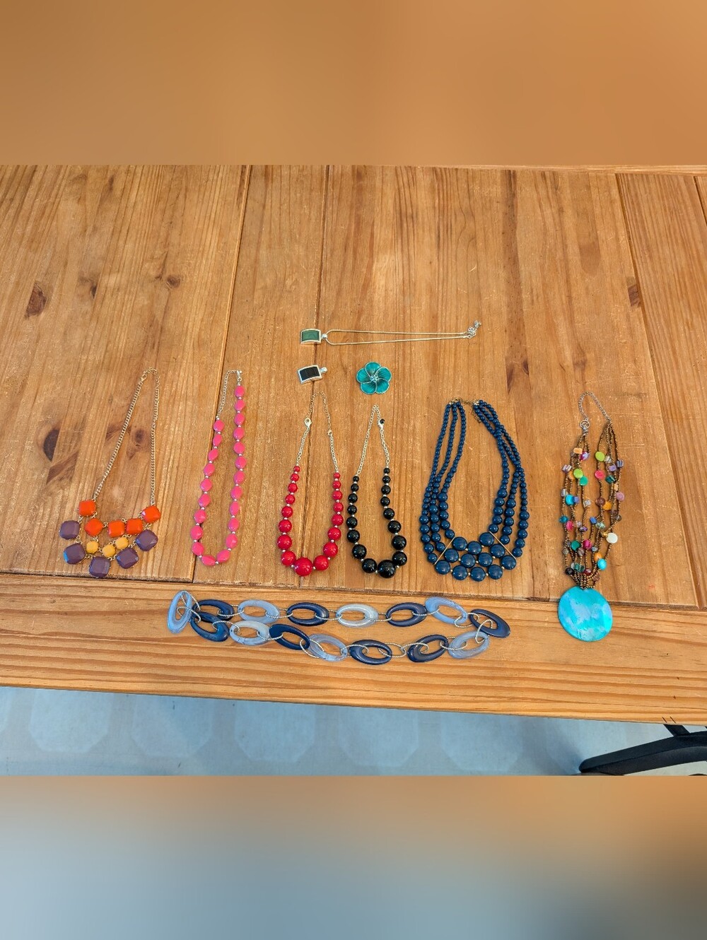 Set Of 8 Costume Jewelry Necklaces, Various Sizes And Colors
